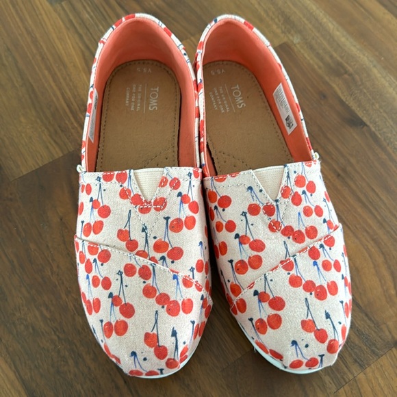 Toms Alpargata Youth Shoe (Fits Womens 8) - Picture 1 of 6